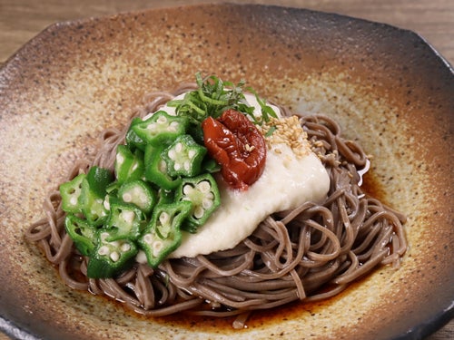 冷やし梅とろろそば